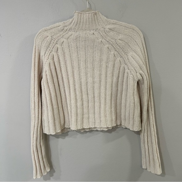 American Eagle Textured Ribbed Cropped Cream Cowl Neck Sweater Women’s Size XS - Picture 6 of 7